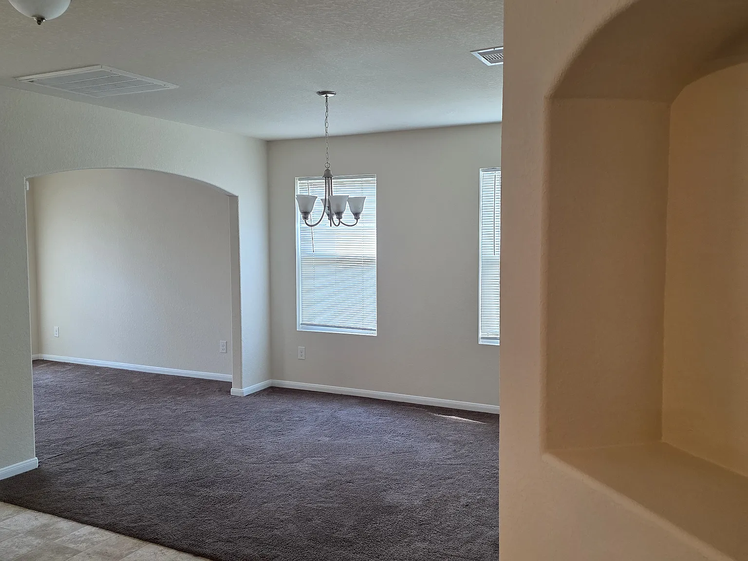 4 bed, 2.5 bath, 2751 sqft, $2,700 — Photo 3