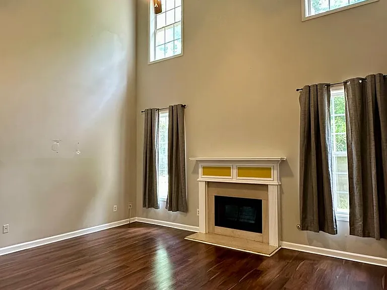 8012 Abington Dr — Photo 6