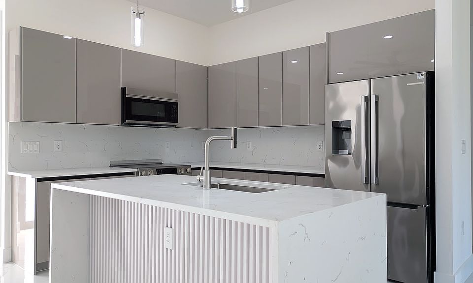 1st image of 1010 Willard Ave