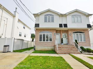 1590 Woodrow Rd, Staten Island, NY 10309