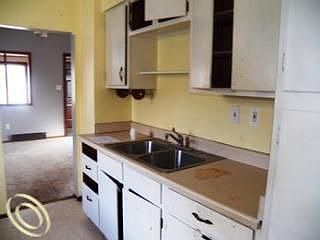 4th image of 1911 Keppen Blvd