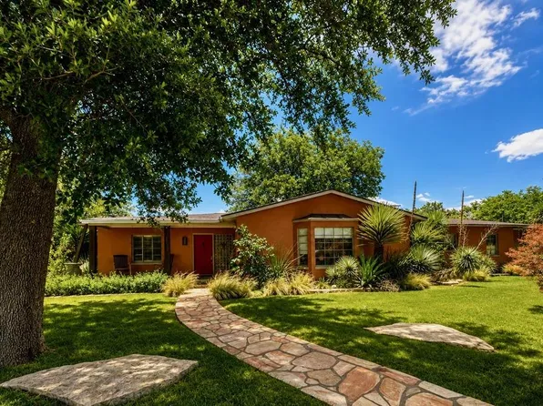 815 N Plateau St, Marfa, TX 79843