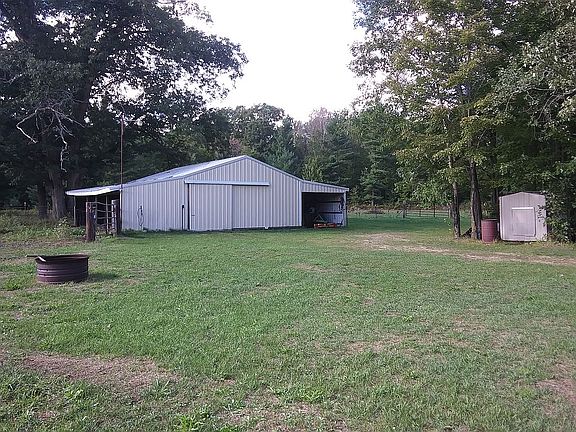 Barn with two team toos