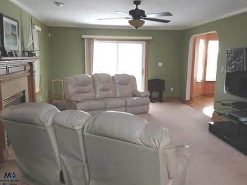 3rd image of 27999 Worthington St