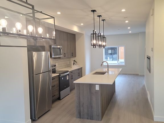 Modern kitchen with quartz countertops