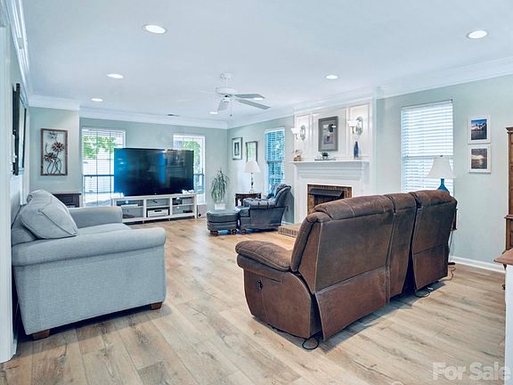 5th image of 2908 Pinewood Hill Dr