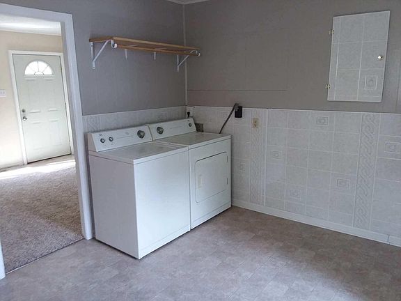 2nd image of 1526 Kellogg Ave