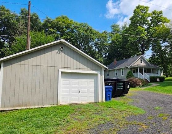 2nd image of 9 Hardenburg Rd