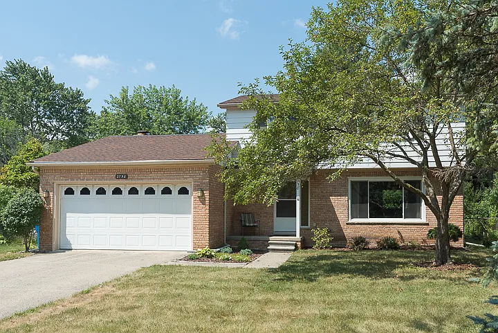 2758 Seminole Rd photo 1