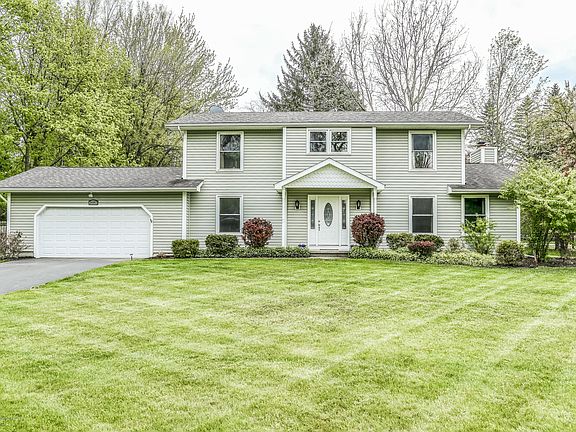 2nd image of 1681 Algoma Dr