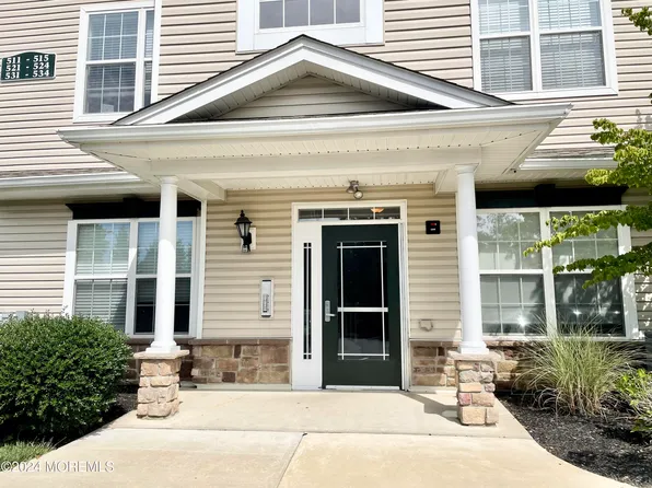522 Mill Pond Way, Eatontown, NJ 07724
