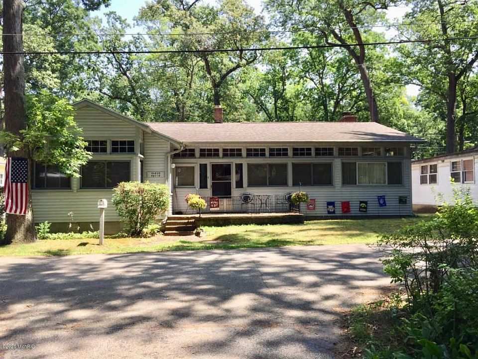 1st image of 46116 Whitewood Ave