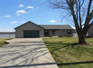 3331 McKinley St, Clinton, IA 52732