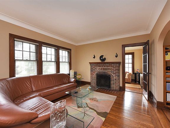 3rd image of 458 Morris Ave