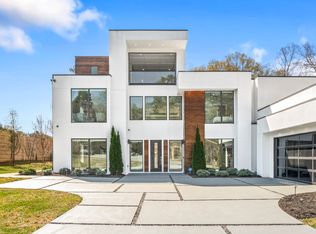 645 W Northway Ln, Sandy Springs, GA 30342
