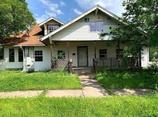 310 S Rusk St, Groesbeck, TX 76642