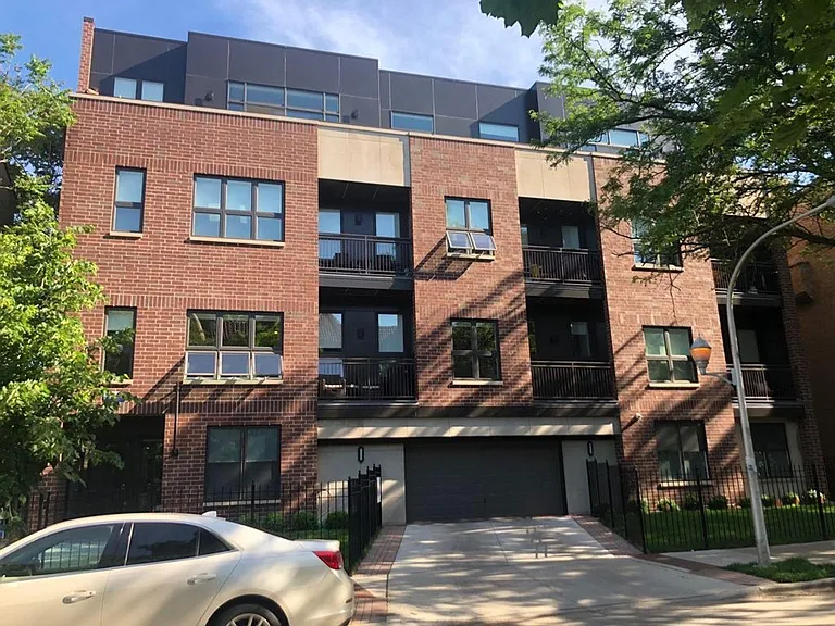 933 W Belle Plaine Ave #305 — Photo 2
