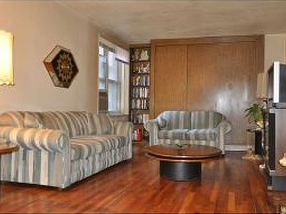 2nd image of 2285 Bragg St #3D