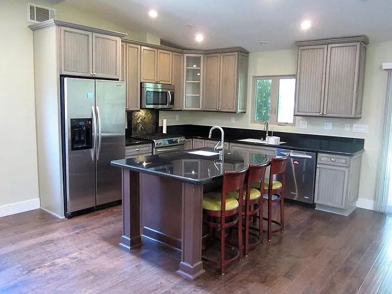 3520 Park Blvd — Photo 5