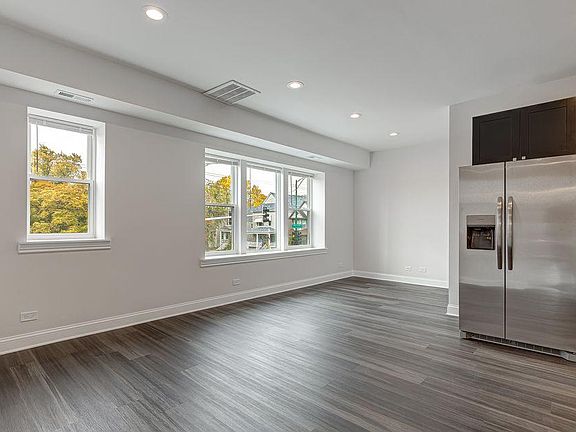 5th image of 4407 N Keeler Ave #2E