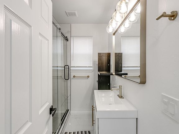 4th image of 1527 NW 1st St