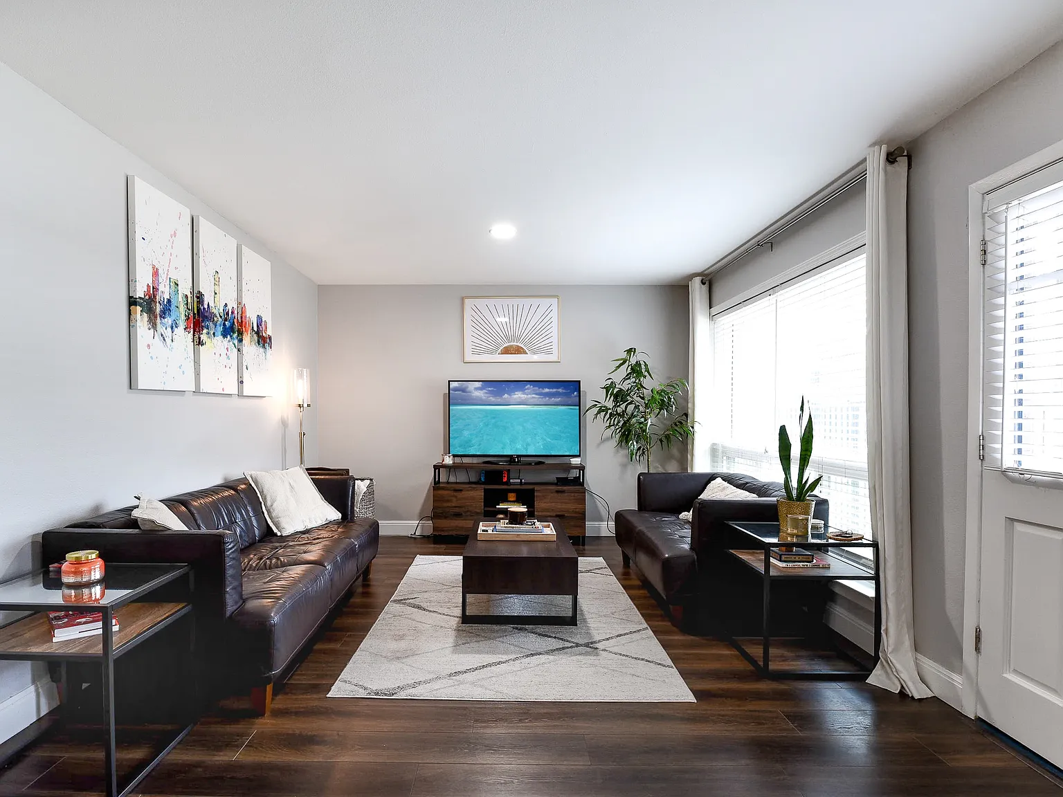2 bed, 892 sqft, $2,695 — Photo 4
