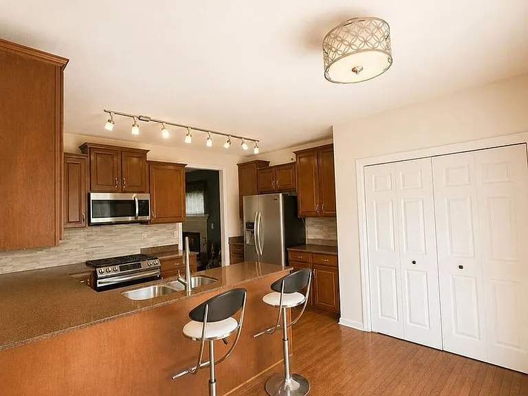 10551 Cherry Grove Ct — Photo 11