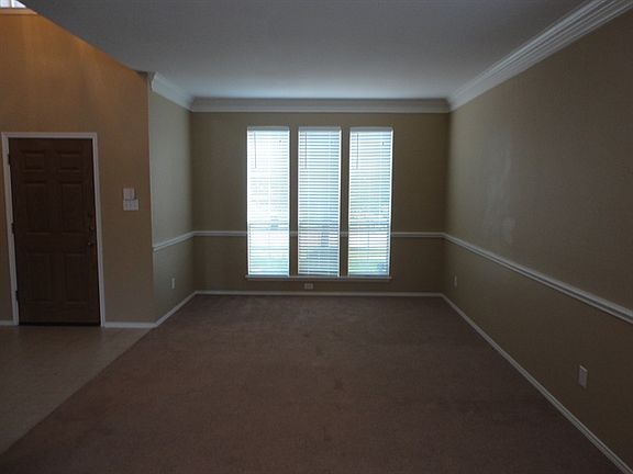 3rd image of 4810 Winterview Dr