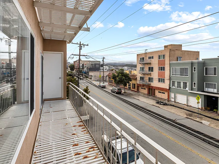 4444 Balboa St #207 — Photo 15