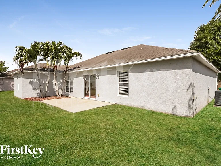 1438 SW Paar Dr — Photo 14