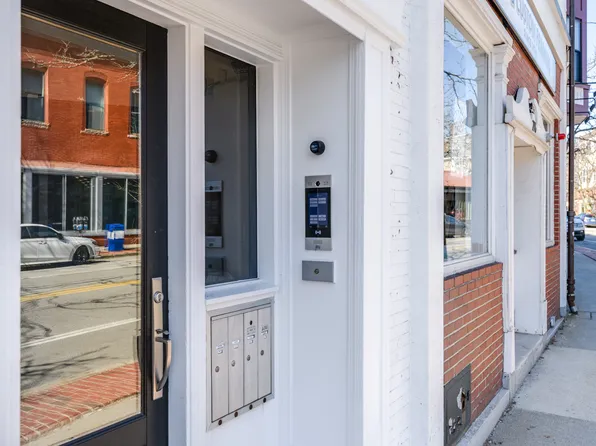 274 Washington St APT 4, Brookline, MA 02445