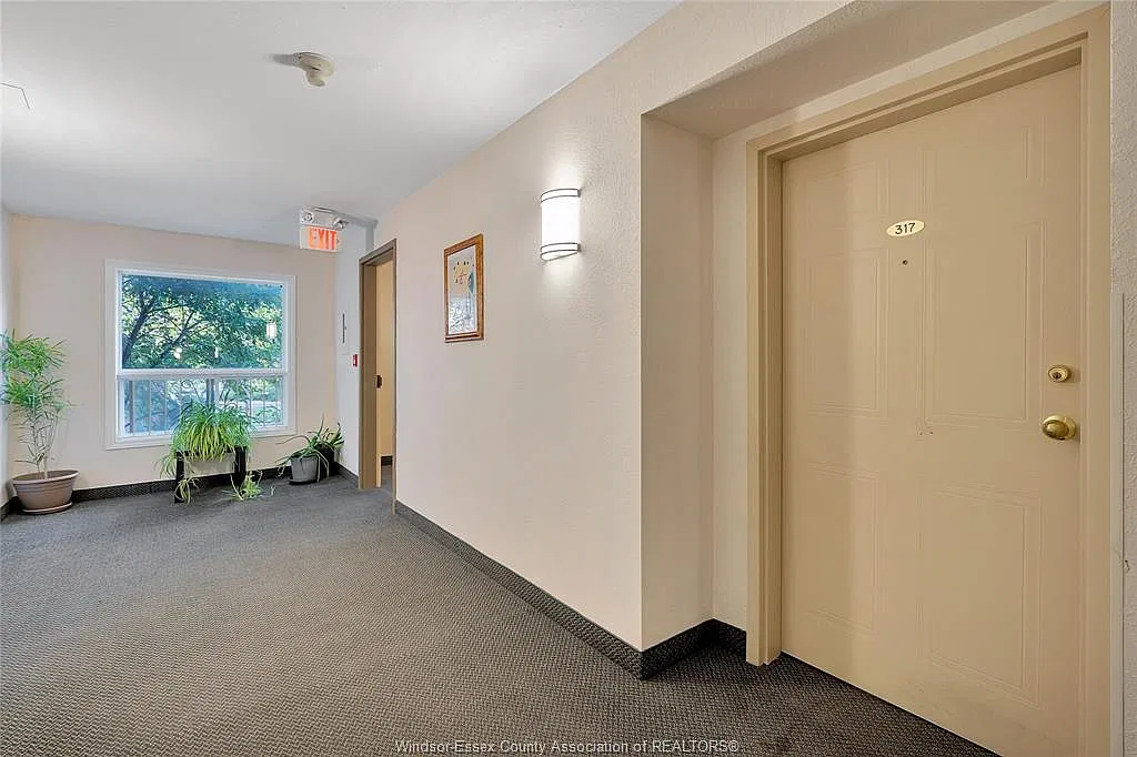 2 bed, 2.0 bath, 920 sqft, $1,800 — Photo 3