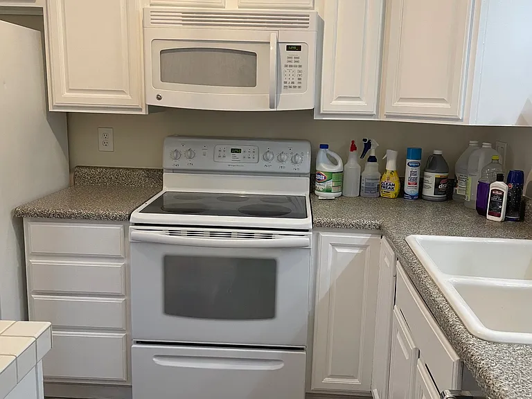 1601 N Saba St #235 — Photo 10