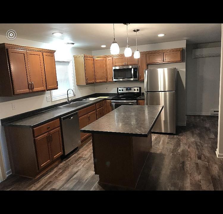 1st image of 2201 Stonecroft Dr