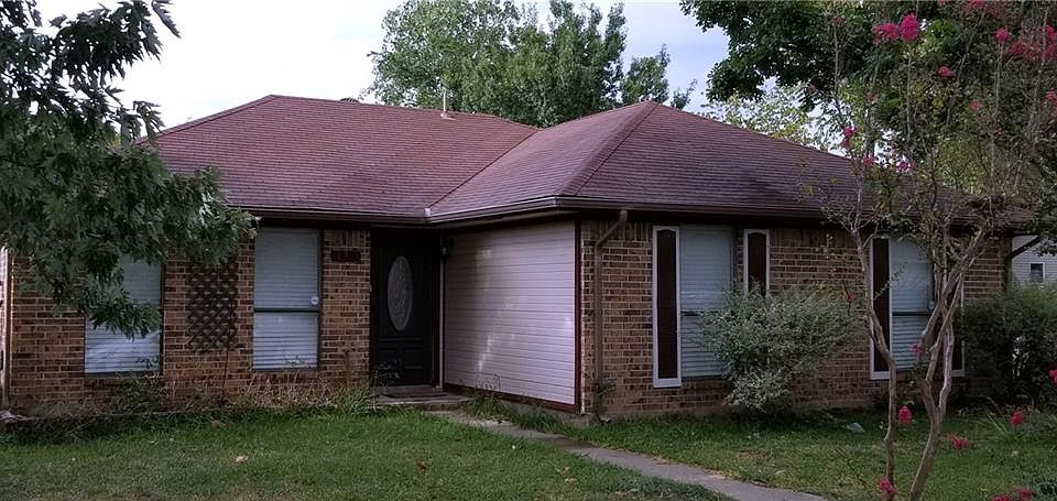1st image of 138 Prairie Creek Cir