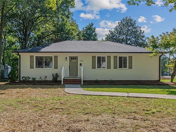 3rd image of 1023 Cliff Rd