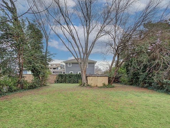 3rd image of 641 Dorothy Dr