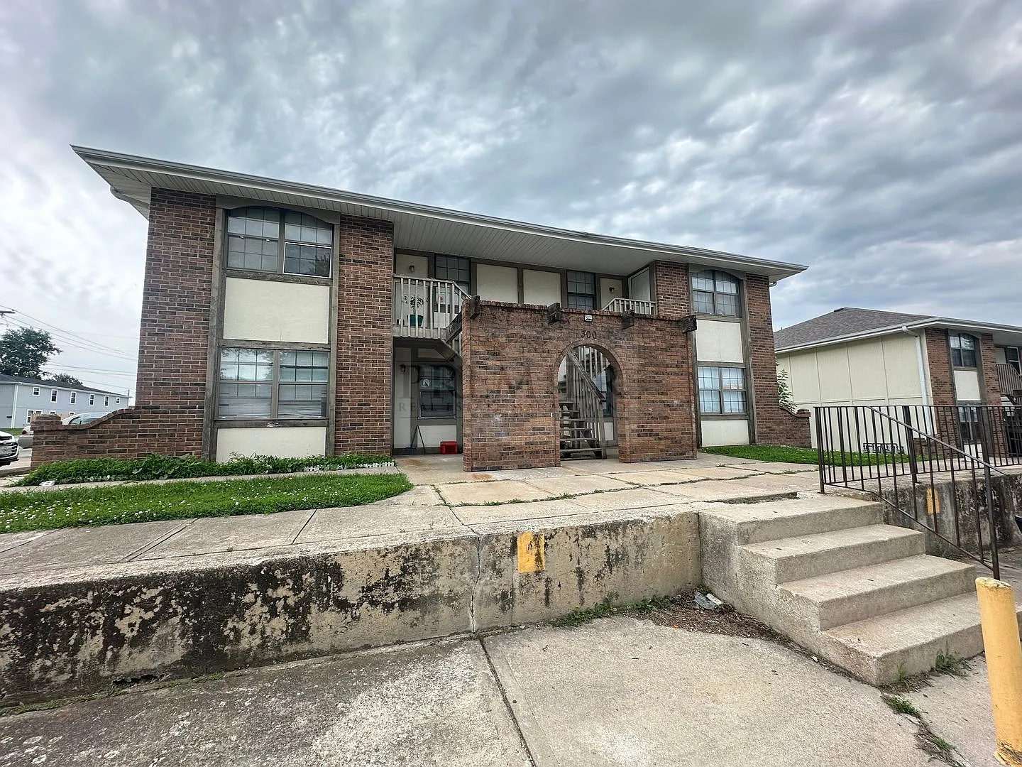 300 W Montgomery St #2, Odessa, Mo 64076 - 2 Bd/1 Ba Apartment Downstairs Unit - Rent $875 Deposi... — Photo 2