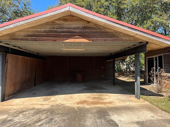 2nd image of 115 Big Oak Dr