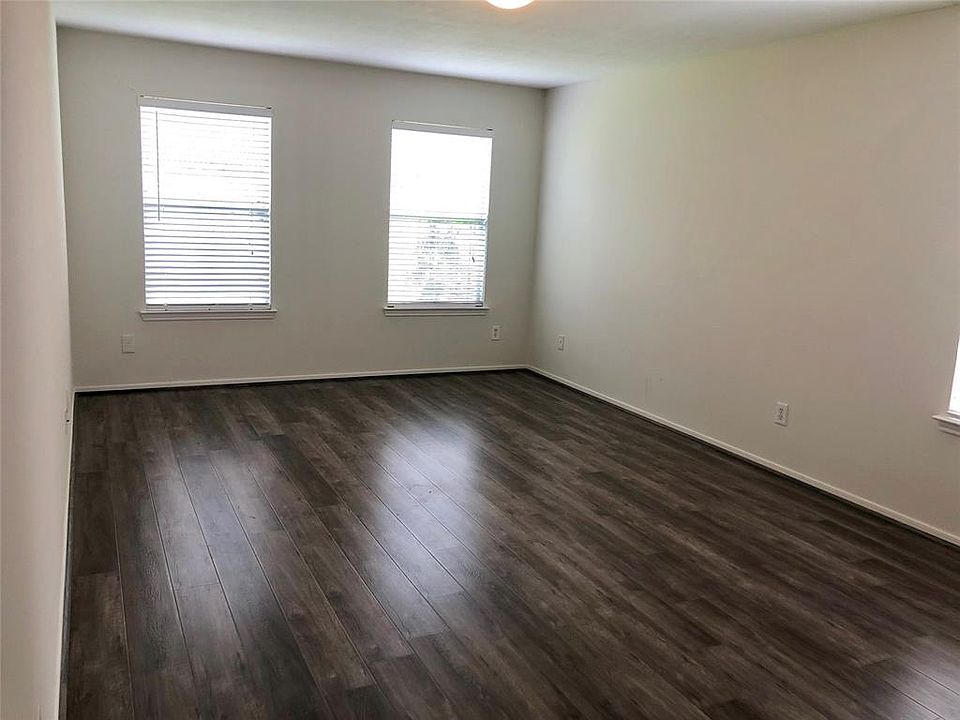1st image of 8107 Sienna Trace Ct