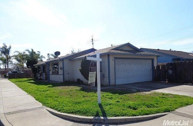 1st image of 98 Maxwell Ave