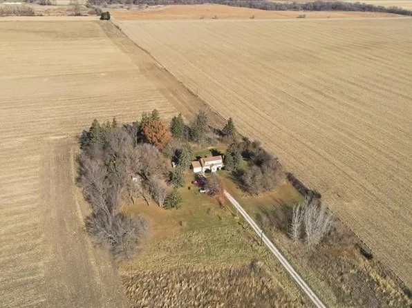 17516 140th St, Randalia, IA 52164