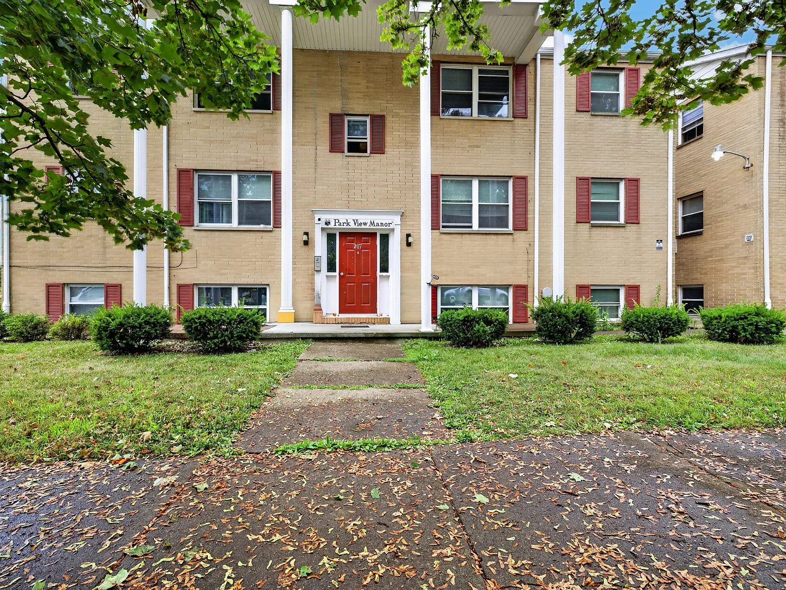 2 bed, 600 sqft, $995 — Photo 1