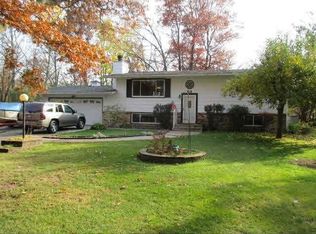 210 Lakeview Dr, Hudson, WI 54016
