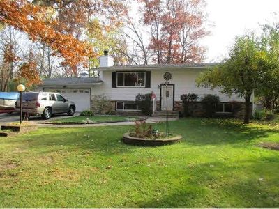 210 Lakeview Dr, Hudson, WI, 54016