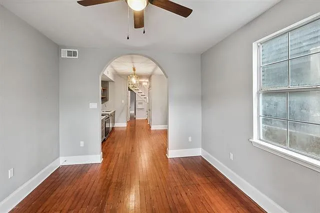 3 bed, 2.0 bath, 1290 sqft, $2,250 — Photo 3