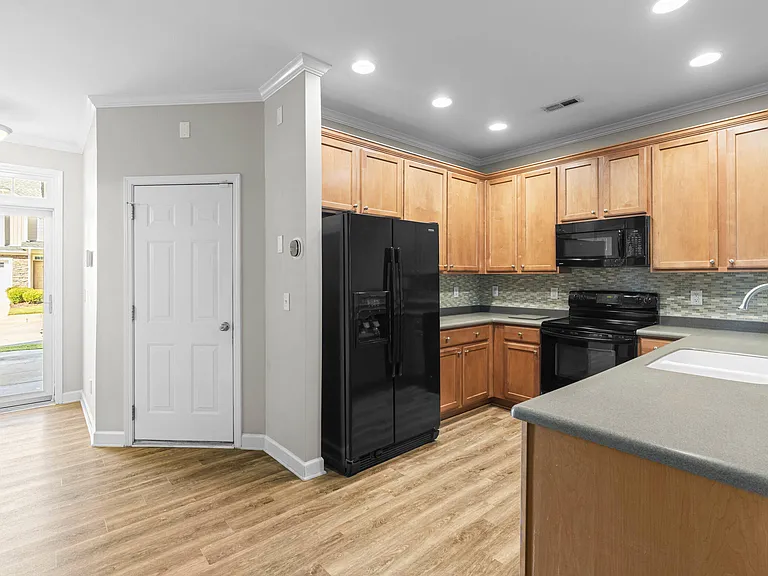 2522 Spring Oaks Way — Photo 8