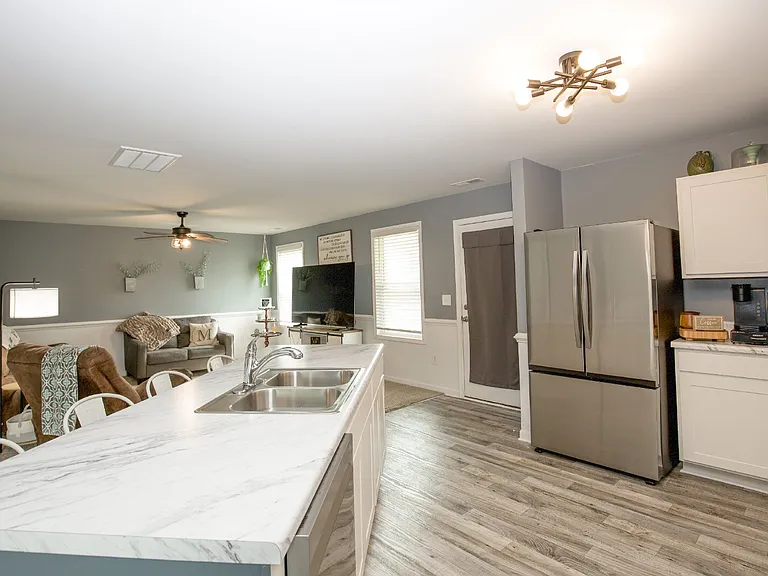 413 Century Ln — Photo 12