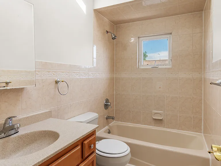 185 Martin Ave — Photo 10