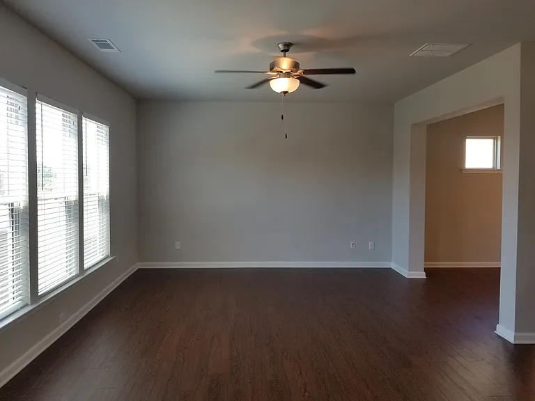 1519 Charcoal Ives Rd — Photo 8